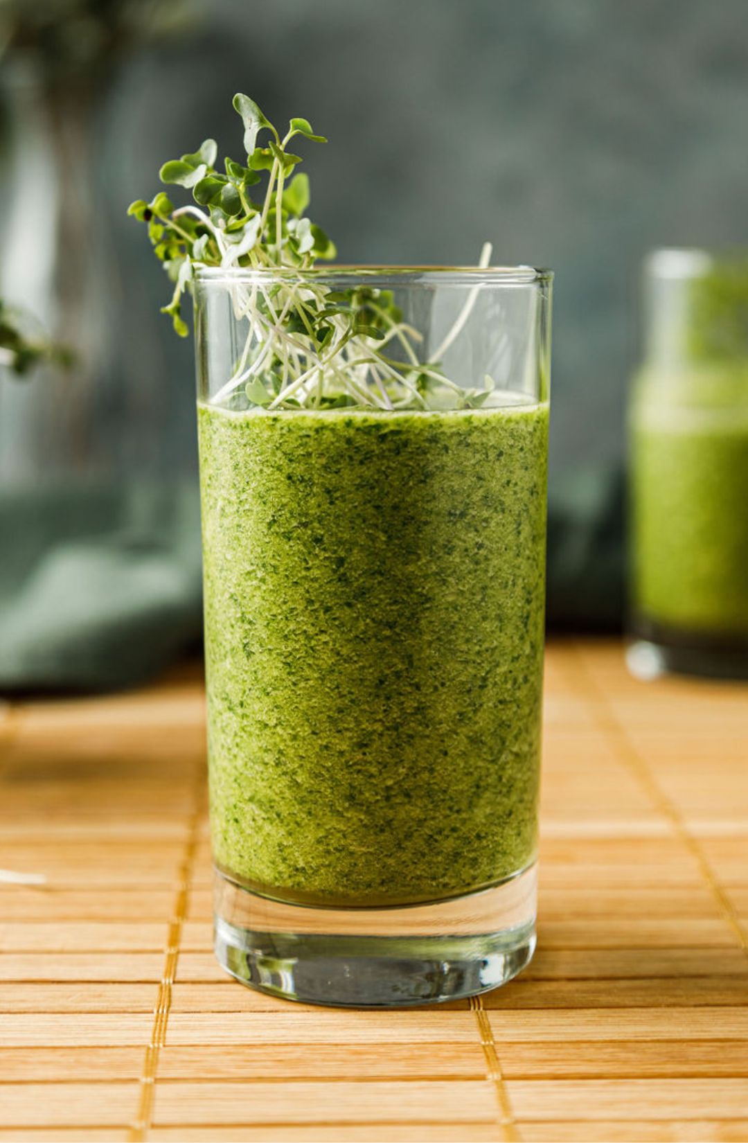 Antioxidant-rich Red Kale Microgreens, Vegan and gluten-free Red Kale Microgreens, Red Kale Microgreen smoothie
